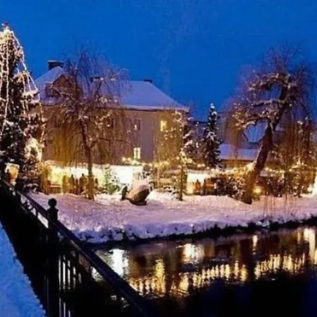 Cozy Close To Town, Castle, And Hiking 아파트