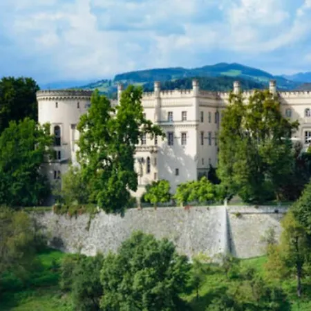 Апартаменты Cozy Close To Town, Castle, And Hiking *